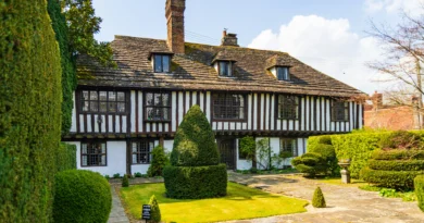 Modern vs Traditional Home Architectural Styles Compared