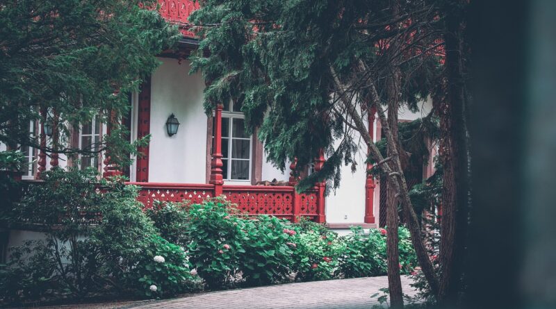 house, architecture, house facade, truss, historic center, historically, facade, green, red, paving stone