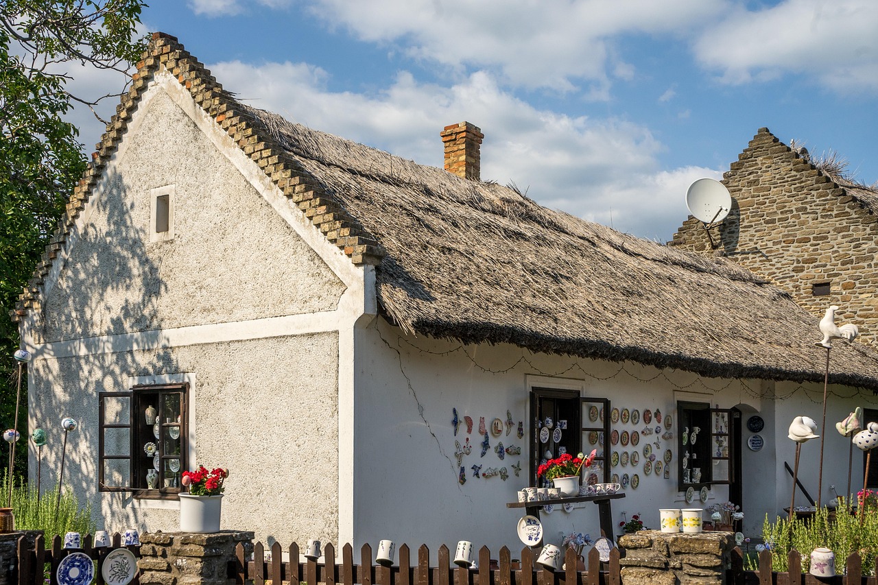 thatched roof, house, building, tihany, hungary, hungarian, europe, lake balaton, nature, balaton, summer, tradition, traditional, architectural style