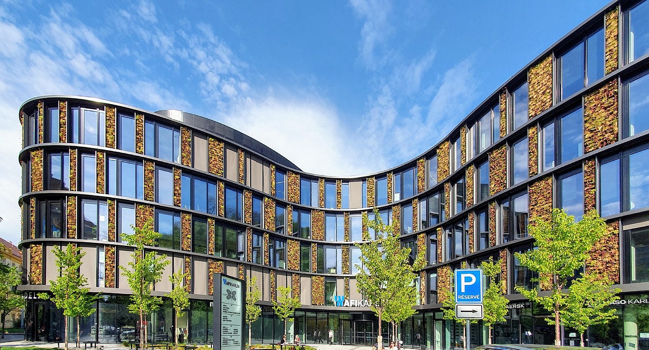 building, facade, curvy, curves, curvy building, modern, modern architecture, modern building, edifice, glass windows, architecture