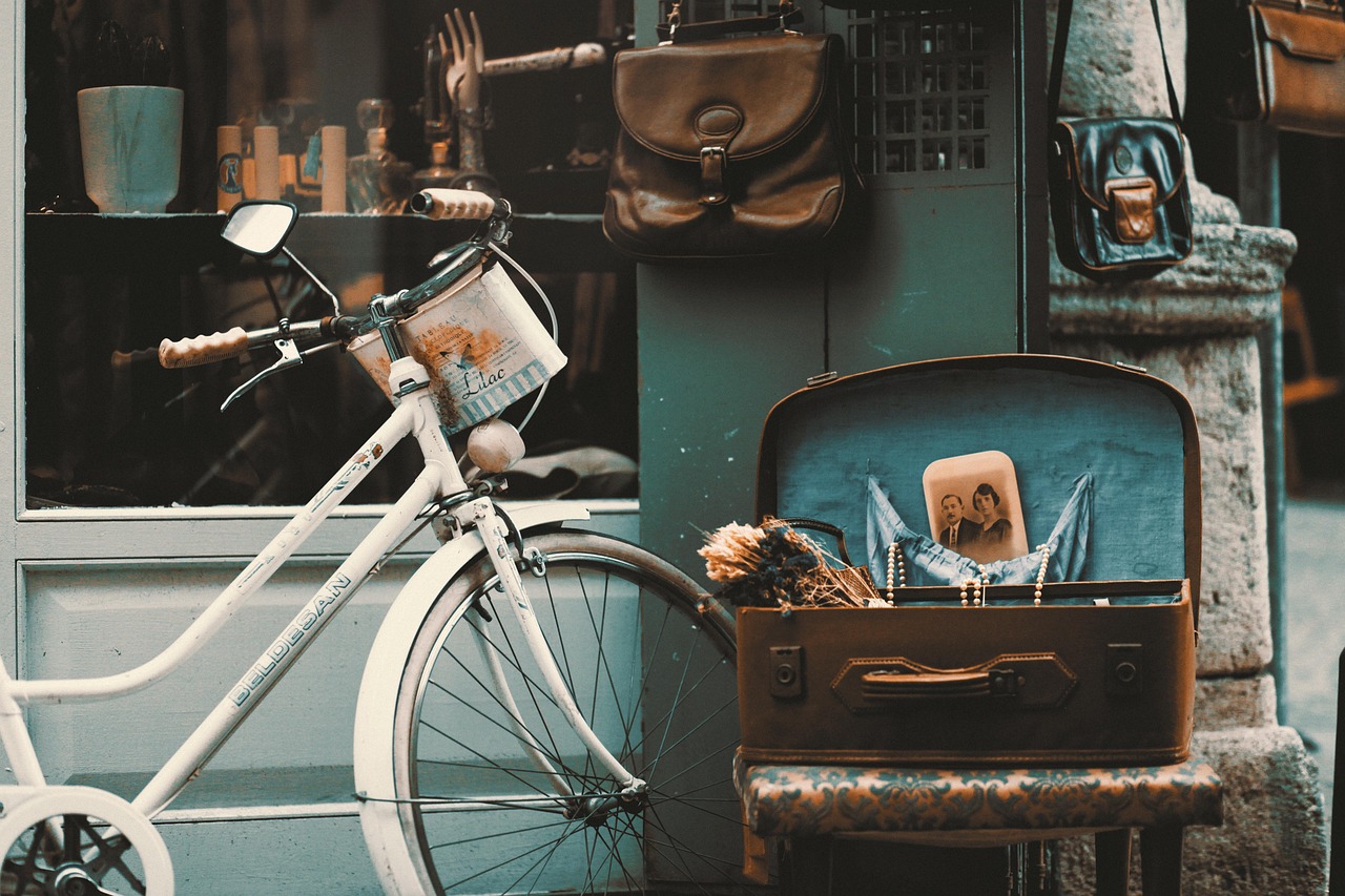 bicycle, vintage, hd wallpaper, street, shop, retro, istanbul, old, history, still life, nostalgia, tumblr wallpaper, 4k wallpaper