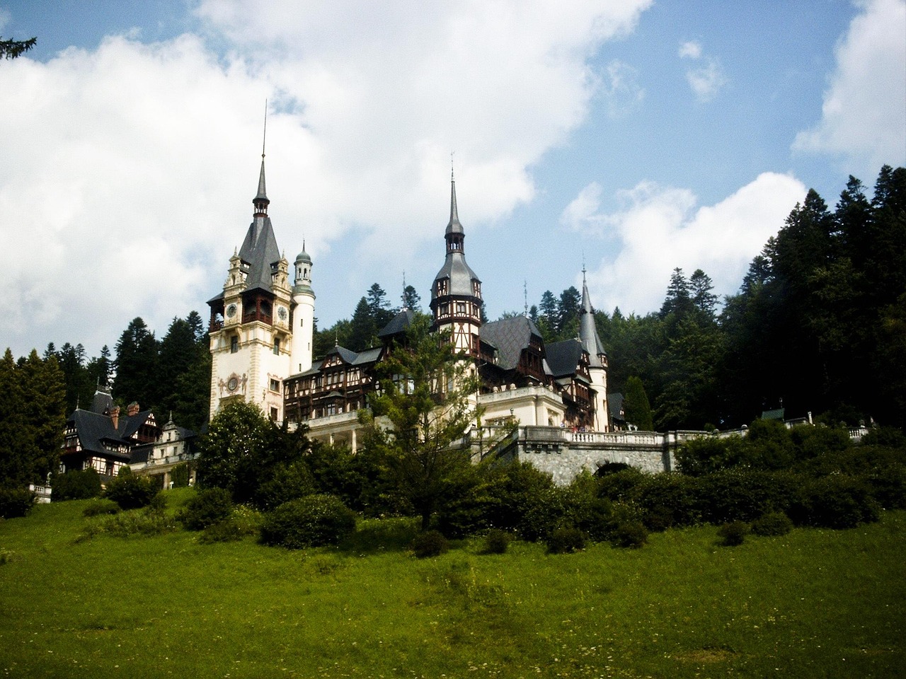 castle, romania, peles, transylvania, old, architecture, building, renaissance, travel, tourism, carpathian, medieval, tower, culture, museum, royal, landmark, europe, palace, baroque, construction, green, place, european, style, historic, mansion, romania, transylvania, transylvania, transylvania, transylvania, transylvania, europe, mansion