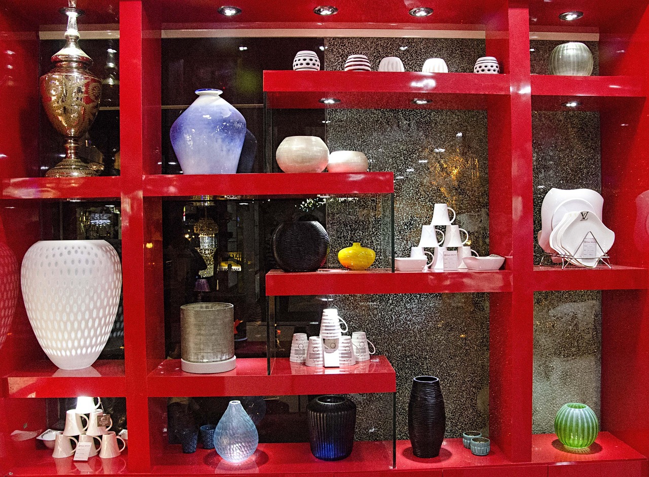 showroom, home decor, home interiors, design, interiors, vase, decorative items, modern, style, wood, lifestyle, contemporary, elegant, store, shop, boutique, retail, accessories, ceramic, lights