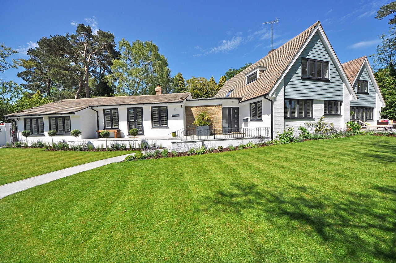 beautiful home, garden, new england style, landscaping, gardening, modern, sunny, home, luxury home exterior, house exterior, modern house exterior, exterior home, architecture, building, lawn, nature, contemporary, green home, green house, green building, green news, green gardening, green new