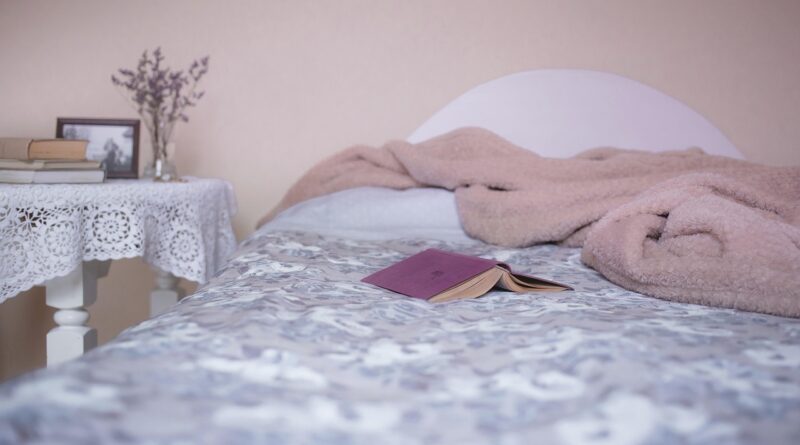 bed, bedroom, blanket, books, cover, cozy, cushion, furniture, indoors, interior design, room, bedroom furniture, beddings, bed sheet, linen, bed, bed, bed, bed, bed, bedroom, bedroom, bedroom, room