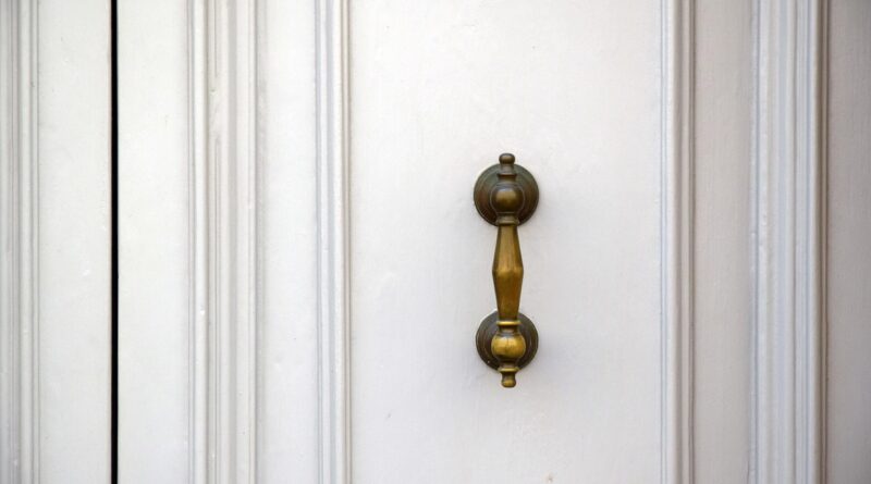 door, white door, 4k wallpaper 1920x1080, cool backgrounds, background, white, painting, house, entry, exit, handle, decor, frame, free wallpaper, free background, decoration, windows wallpaper, laptop wallpaper, cleaned up, theshold, varco, building, wallpaper hd, texture, wood, full hd wallpaper, modern, beautiful wallpaper, simple, image, trend, construction, opening, solution, new, slide, concept, wallpaper 4k, 4k wallpaper, minimal, meeting, desktop backgrounds, room, mac wallpaper, hd wallpaper, style, website, backgrounds, color, solid, paint